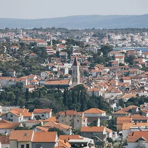 Andrea Trogir
